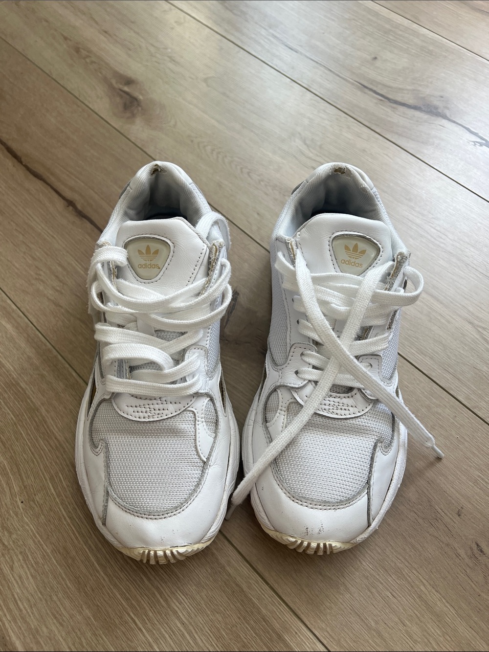 Adidas Women's Falcon Sneakers Size 8.5 - Picture 3 of 12